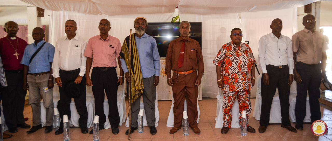 BASE TOLIARA VONONA HIFANOME TANANA NY RAY AMAN-DRENY SY NY MPANAO POLITIKA ATY AN-TOERANA HO AN' IO TETIKASA IO