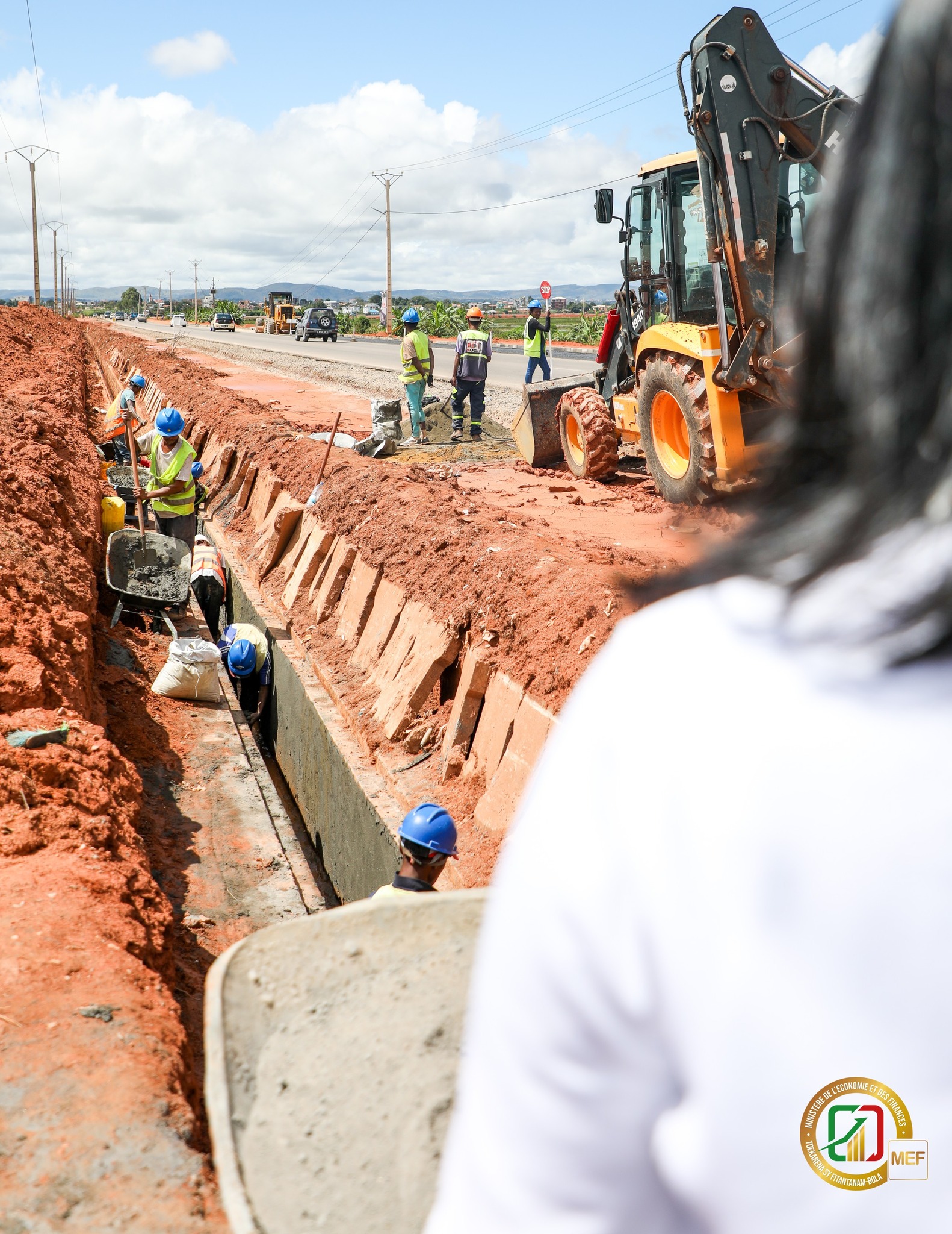 FIDINANA IFOTONY NIJERY NY FANDROSOAN' NY ASA ENY AMIN' NY LALAM- IVATO