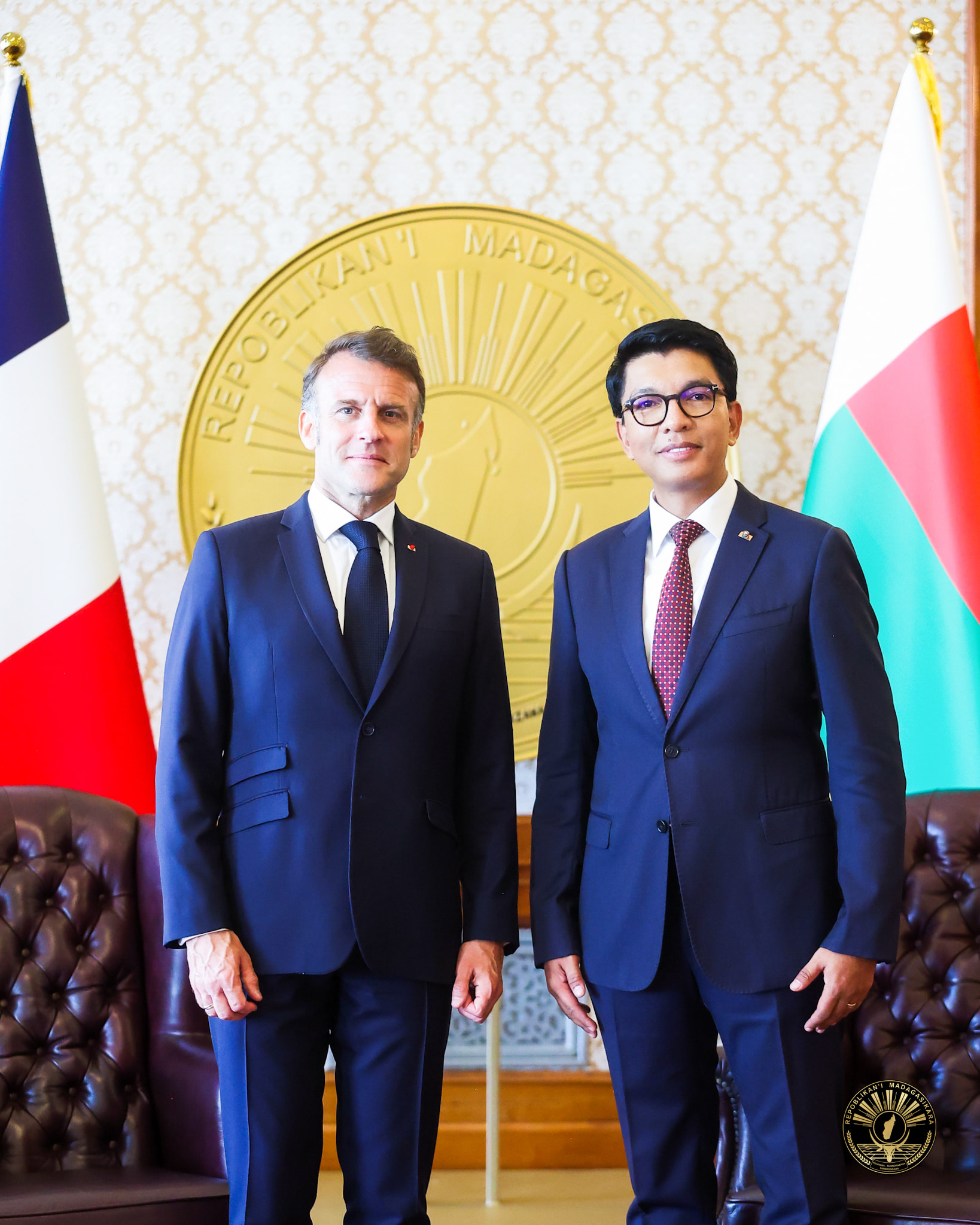 NORAISIN' NY FILOHAN' NY REPOBLIKA ANDRY RAJOELINA SY RAMATOA VADINY NY FILOHAN' NY REPOBLIKA FRANTSAY EMMANUEL MACRON SY RAMATOA VADINY TENY AMIN' NY LAPAM-PANJAKANA IAVOLOHA