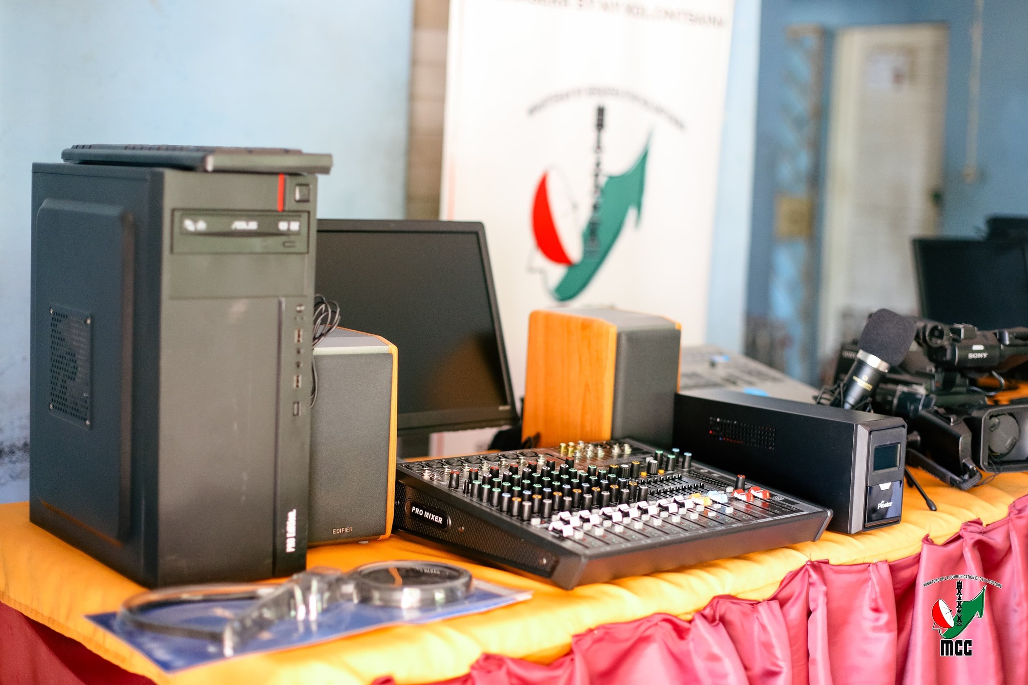 FANOLORAN' NY FITONDRAM-PANJAKANA FAMPITAOVANA EMETTEUR TV HO AN' ITY RATSAMANGAIKAN' NY TVM ANY MOROMBE TAMIN' NY ALALAN' NY MINISTERAN' NY SERASERA SY NY KOLONTSAINA