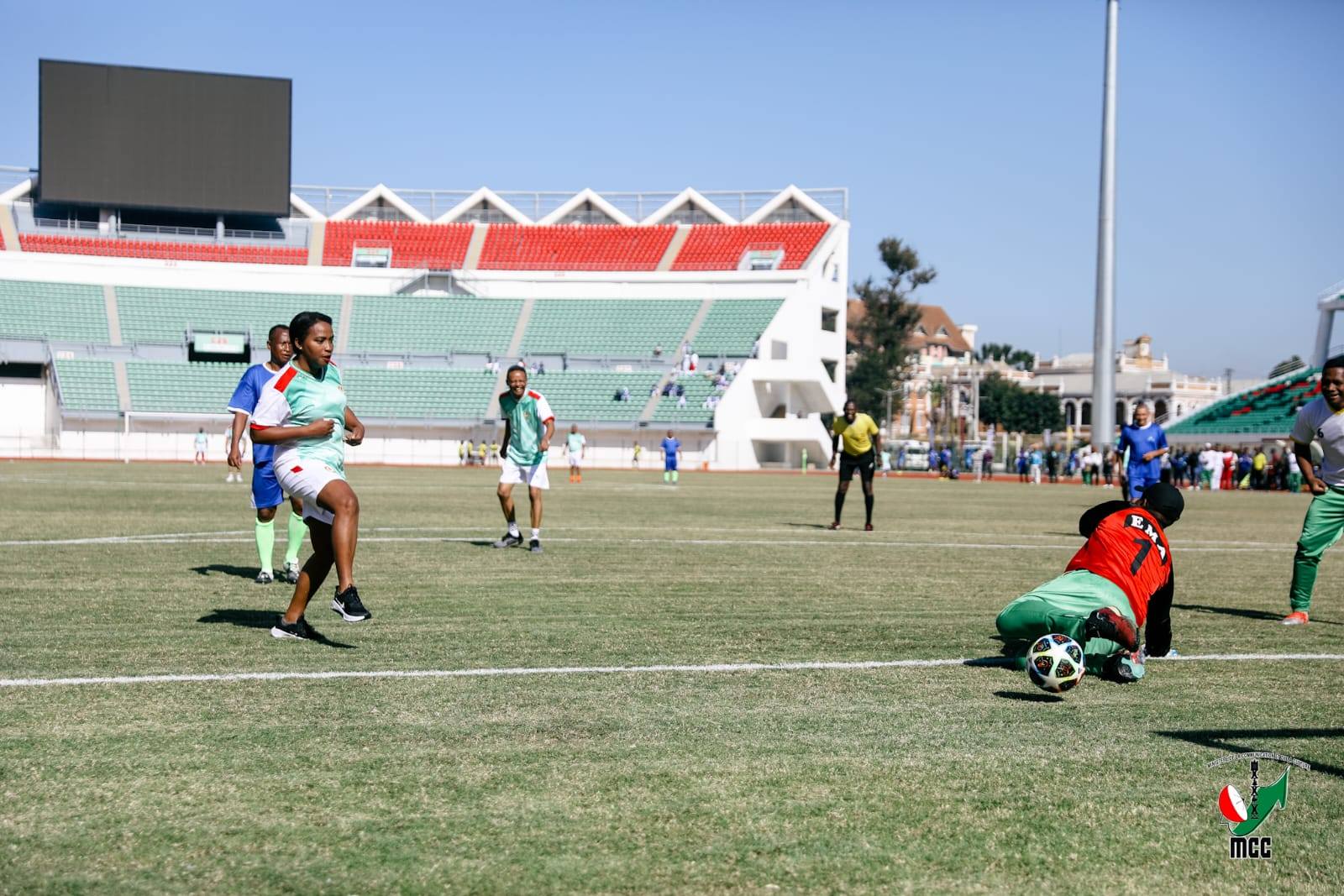 LALAO ARA-PANATANJAHANTENA NIALOAVANA DIABE TEO AMIN' NY TSANGAMBATO AN'I AMBOHIJATOVO NIHAZO NY KIANJAN' I BAREA MAHAMASINA
