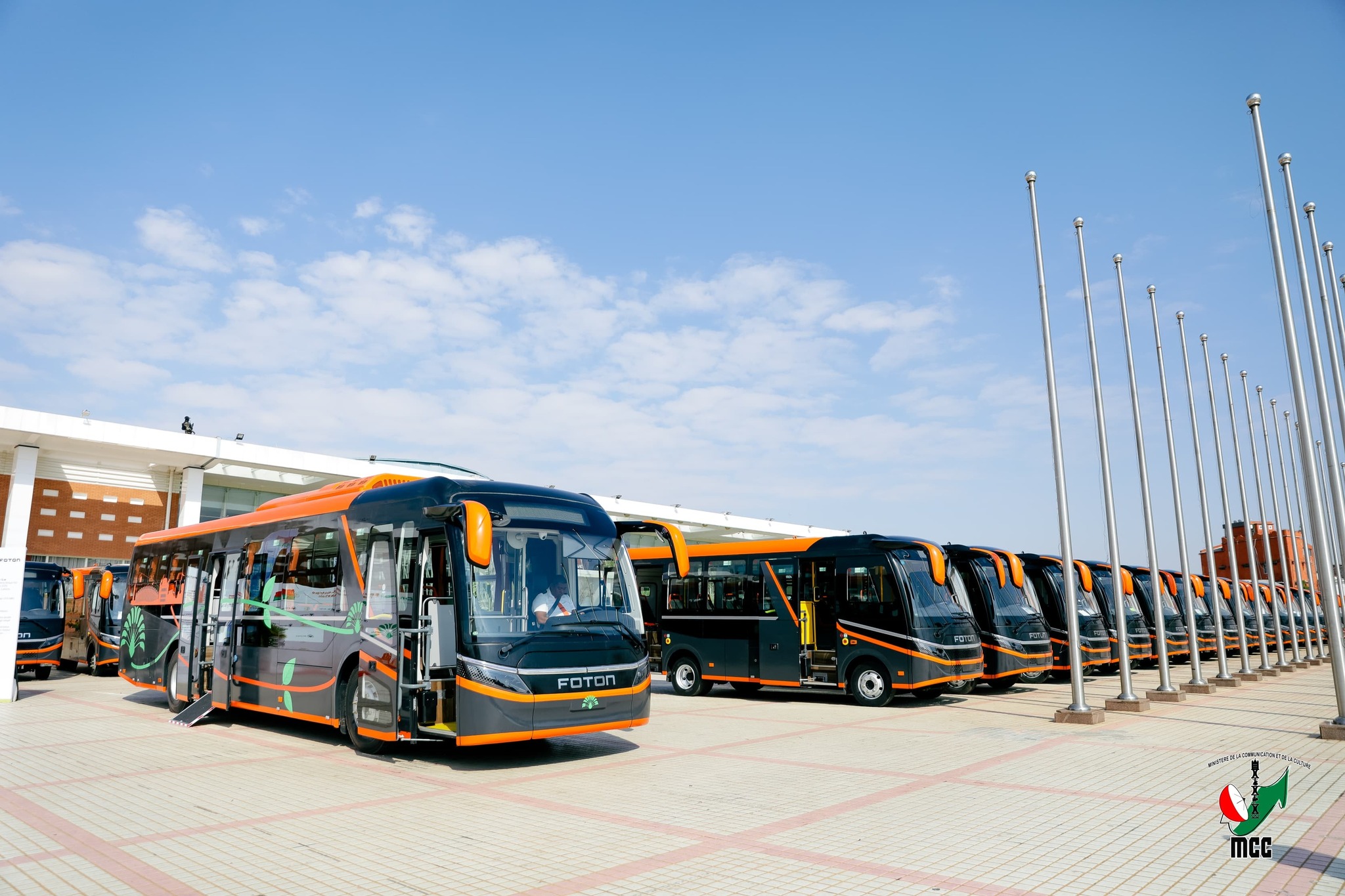 TONTOSA NY FANDRAISANA TAMIN'NY FOMBA OFISIALY NY AMPAHANY AMIN'IREO BUS ELECTRIQUE