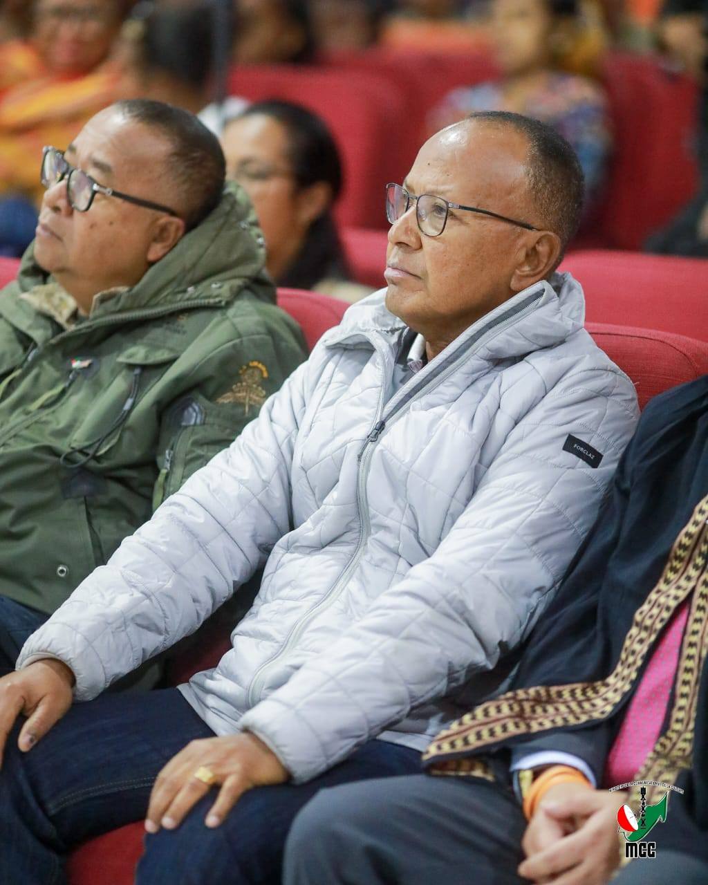 TAORIAN' NY NIAINGANY TEO MAUSOLEE, FASAN' NY MAHERY FO AVARATR' AMBOHITSAINA, ANTANANARIVO, NIJANONA TAO ANTSIRABE NY KABESON' NY AMPANJAKA TOERA SY IREO MIARAMILA ROALAHY NIARAKA TAMINY