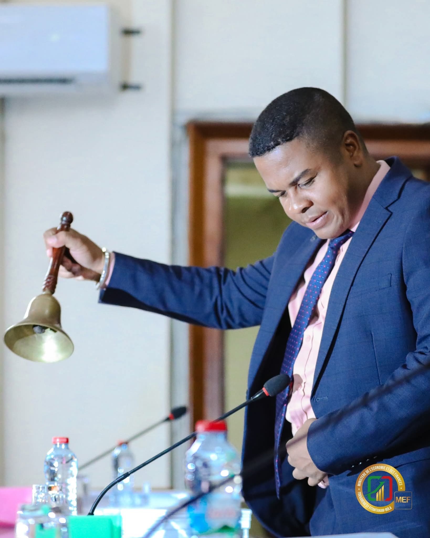 VOLAVOLAN-DALANA MIFEHY NY TETIBOLAM-PANJAKANA I