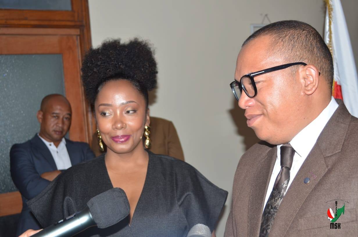 NAHABABO NY MPIFIDY NY HIRAN' I DENISE " MATOKY ZAGNAHARY "