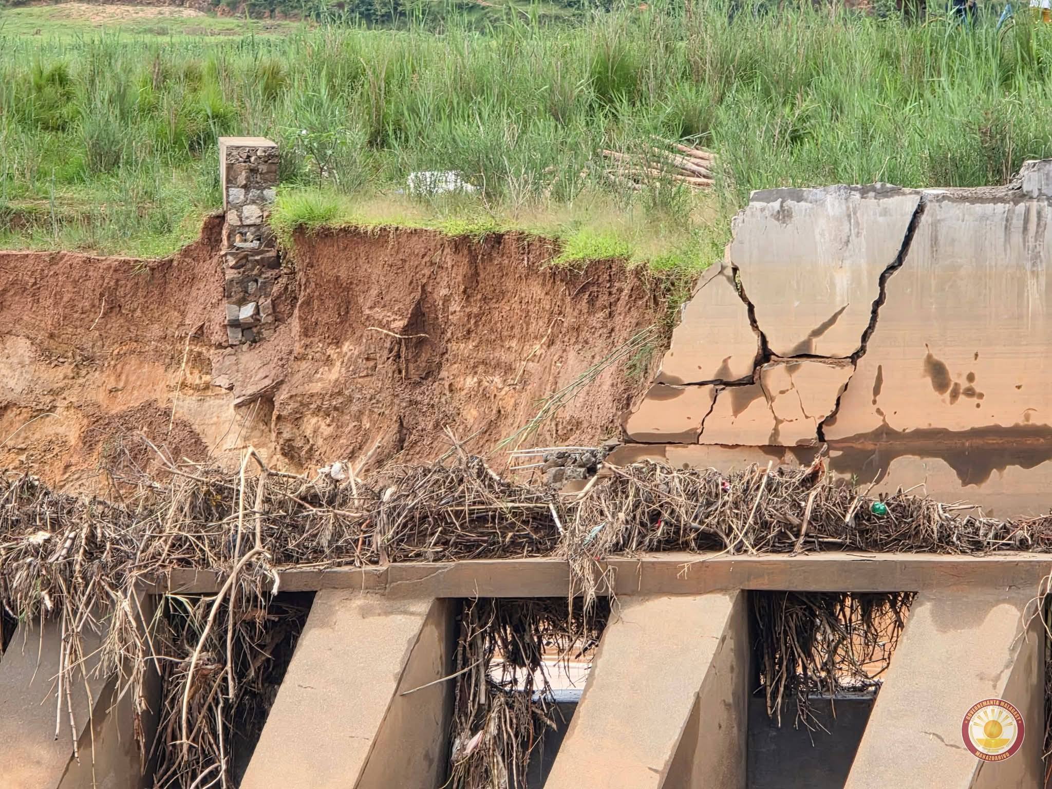 MANAMBANA NY HO VAKY NY TOHADRANON' I TOLONGOINA : NIDINA TETY AN-TOERANA AVY HATRANY NY PRAIMINISITRA