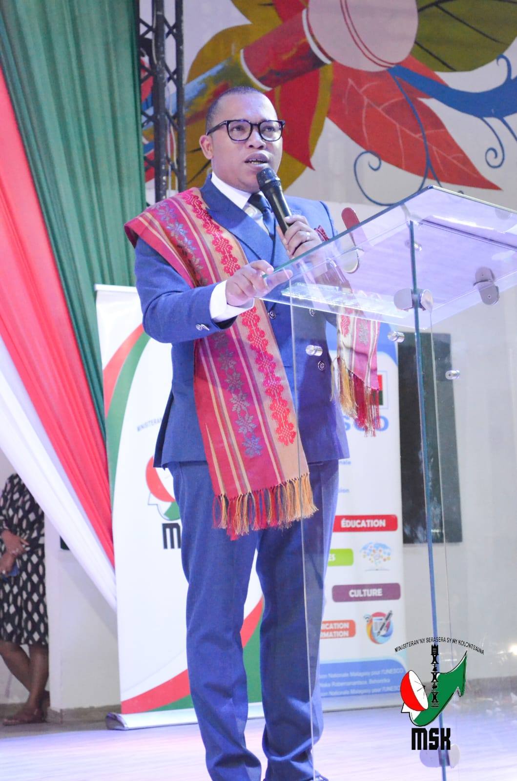 MANANDRATRA AVO NY FOMBA SY KOLONTSAINA MALAGASY NY MINISITRA GASCAR FENOSOA