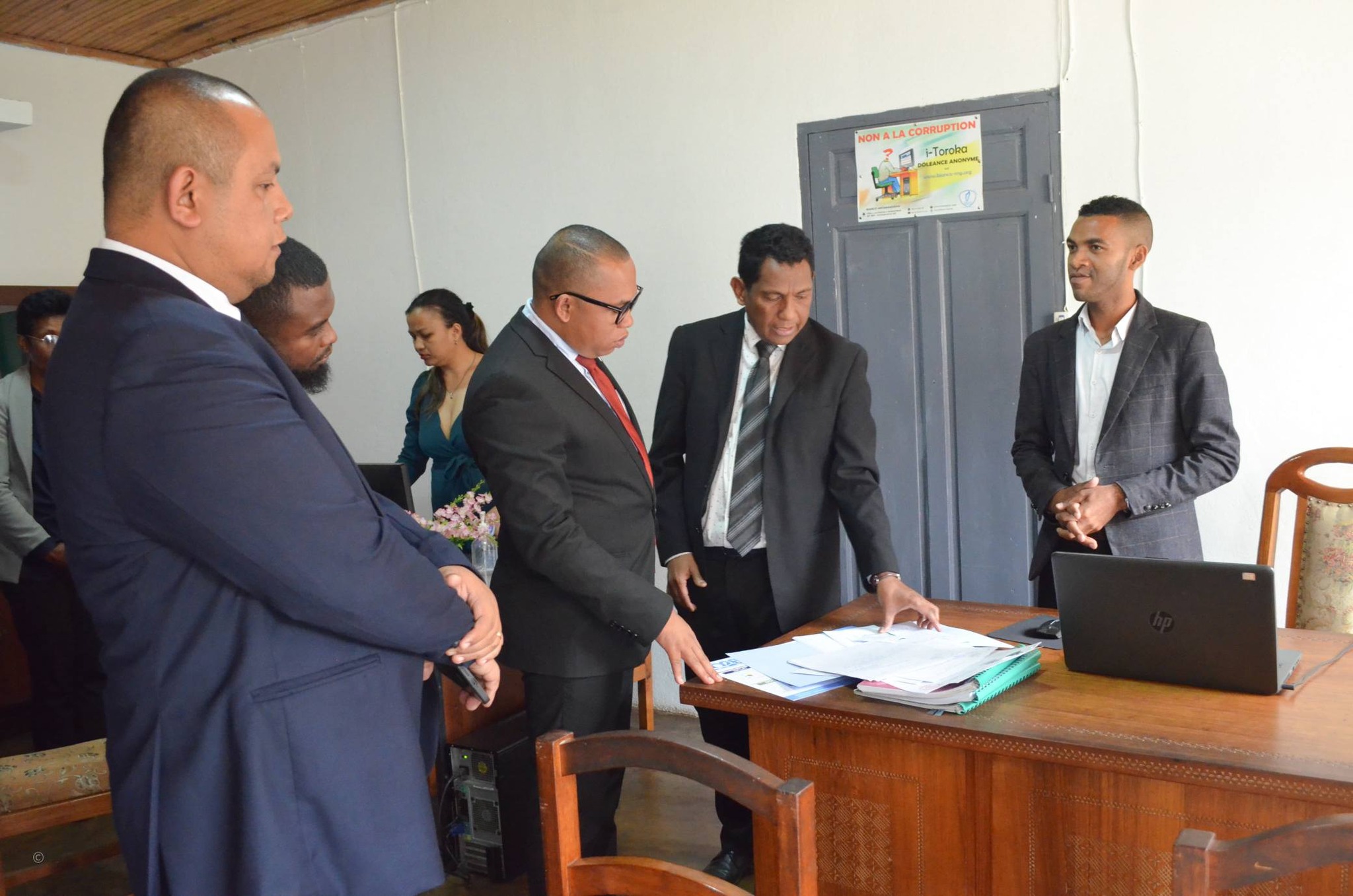 AMPERINASA IREO RAFITRA VAOVAO NAPETRAKA EO ANIVON' NY ANIVON' NY OMDA