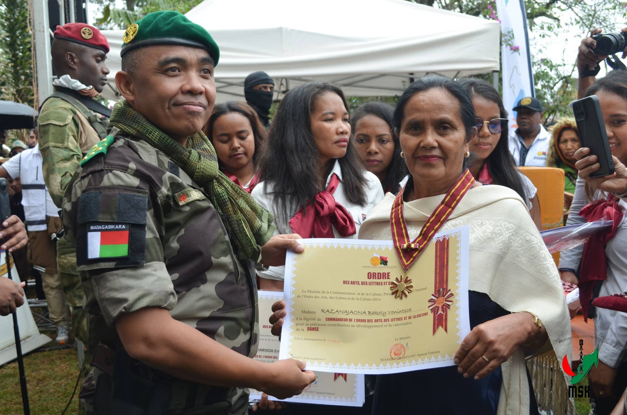 ENDRIKA HITA MASO FANKASITRAHANA NY EZAKA VITAN' NY MPISEHATRA ARA-KOLONTSAINA SADY FAMPIRISIHANA AMIN' NY TSARA KOKOA HATRANY NY MARI-BONINAHITRY NY KANTO