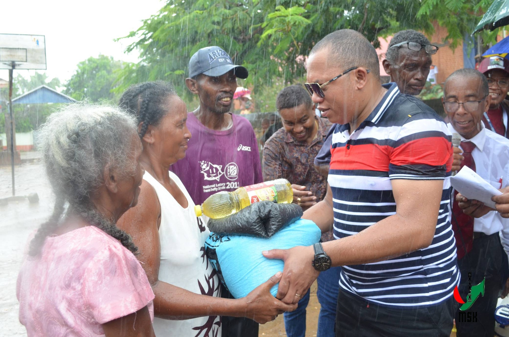 MIROTSAKA ENY AN-KIANJA NY FITONDRAM-PANJAKANA MANONTOLO MANAO TANAN-DAVA MAMONJY NY MPIRAY TANINDRAZANA