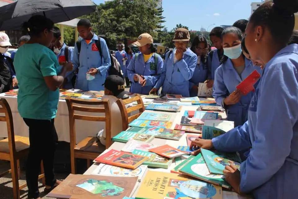 LITERATIORA MITETY SEKOLY