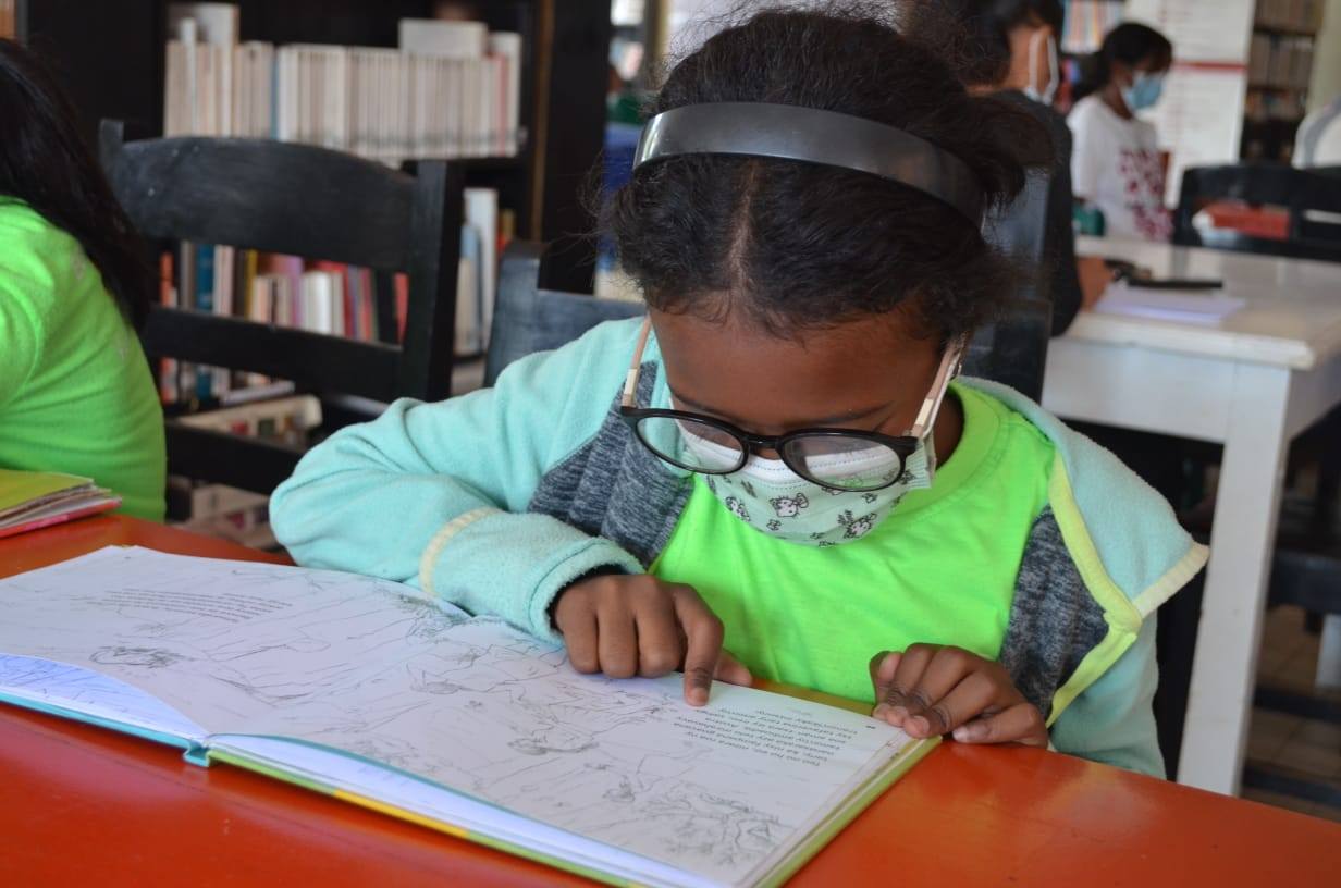 NAMPAHAFANTARIN' NY MINISTERAN' NY SERASERA SY NY KOLONTSAINA AN' IREO MPIANATRA NY ASA SY ANDRAIKITRY NY TRANOMBOKIM-PIRENENA