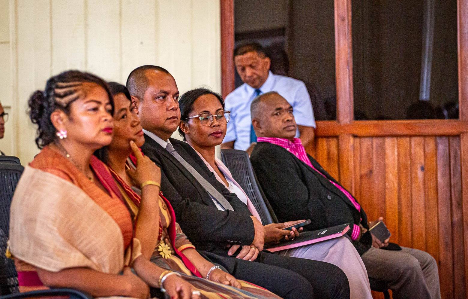 FIKAMBANAN' NY POETY SY MPANORATRA MALAGASY HAVATSA-UPEM, NOTOLORANA MARI-BONINAHITRY NY KANTO IREO MPANORATRA