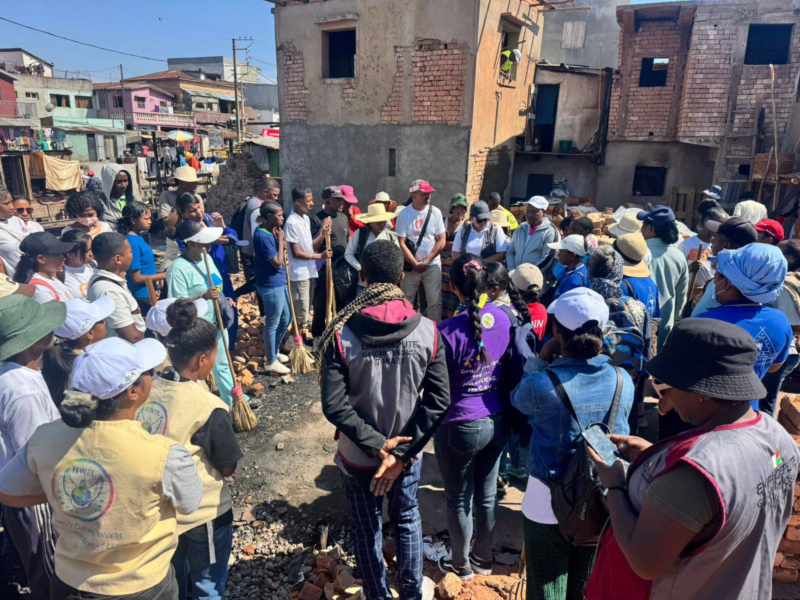 ANDRO NATOKANA HO AMIN' NY FIROTSAHANA AN-TSITRAPO SY ASA FANOLORAN-TENA