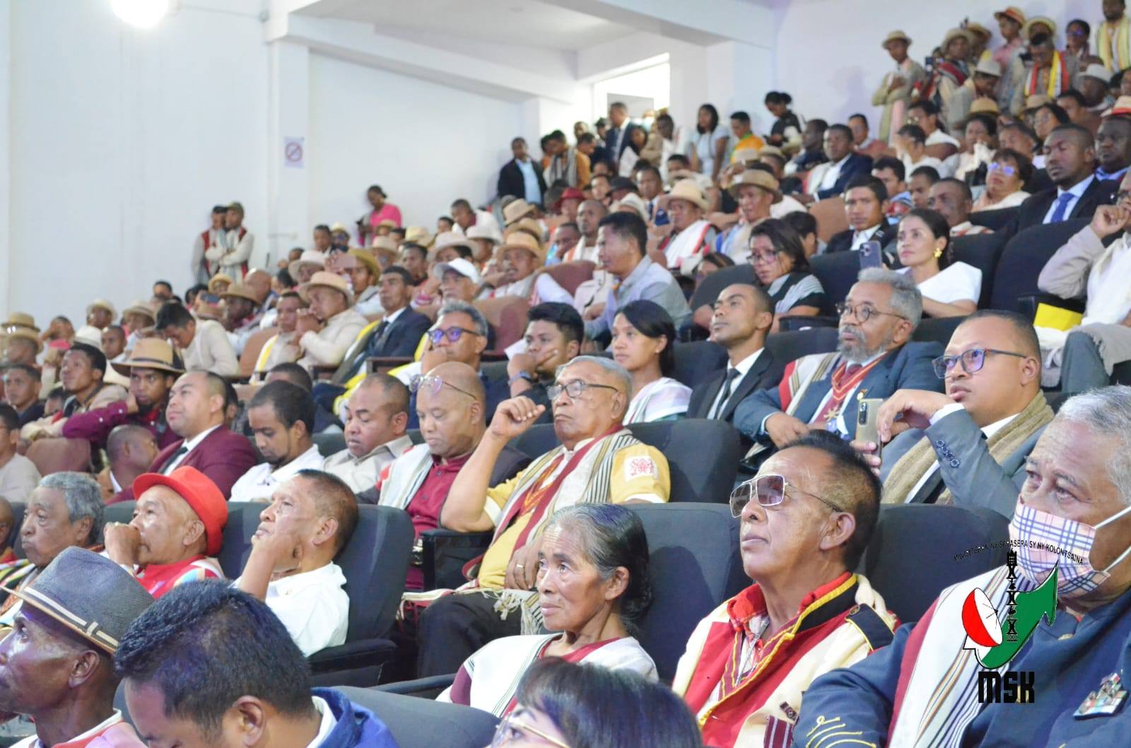 HANAO ADISISIKA HAHAZOAN' NY MPIKABARY MALAGASY MARI-PAHAIZANA ARA-PANJAKANA MISY TOMBOKASE MENA NY MINISITRA GASCAR FENOSOA