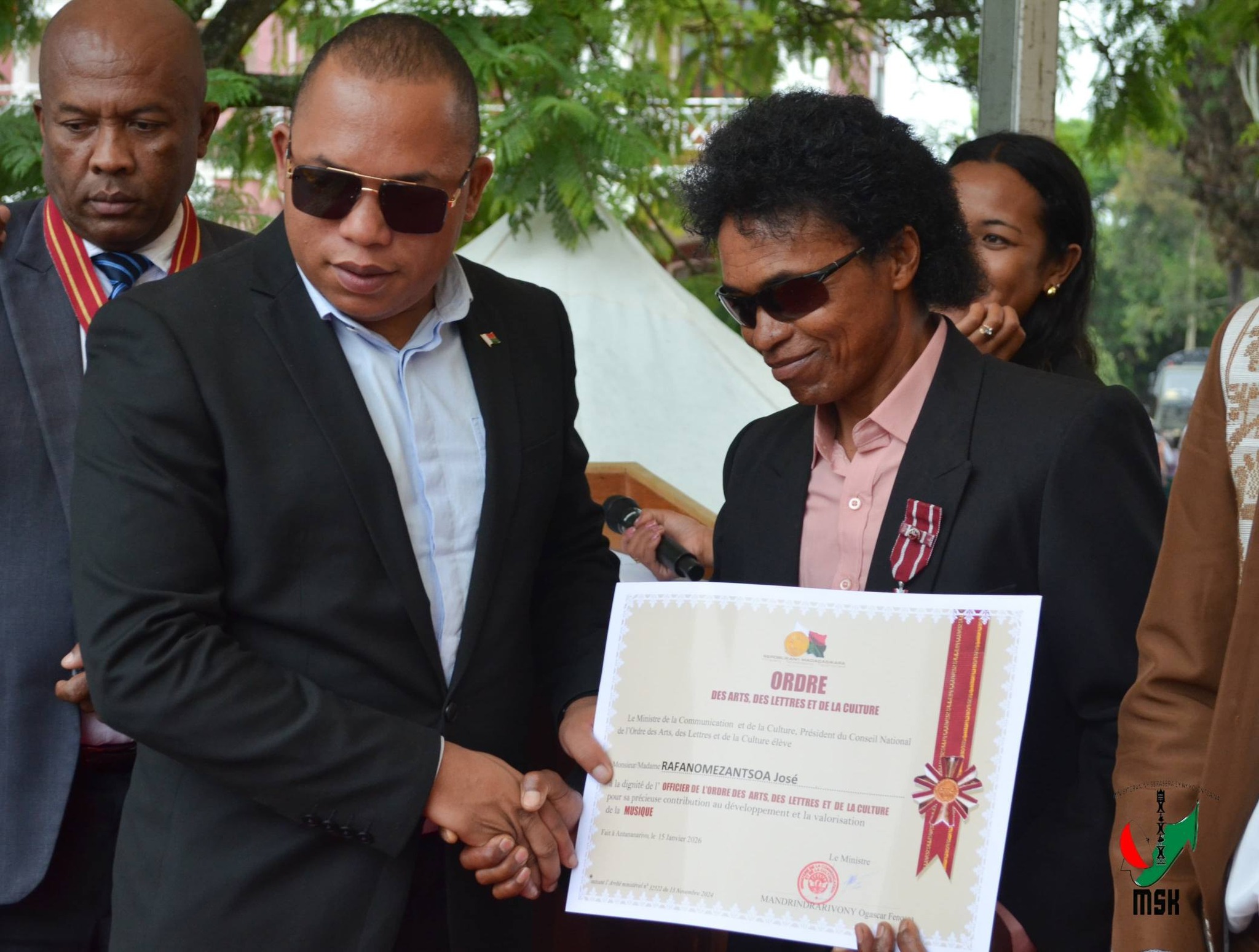 ENDRIKA HITA MASO FANKASITRAHANA NY EZAKA VITAN' NY MPISEHATRA ARA-KOLONTSAINA SADY FAMPIRISIHANA AMIN' NY TSARA KOKOA HATRANY NY MARI-BONINAHITRY NY KANTO