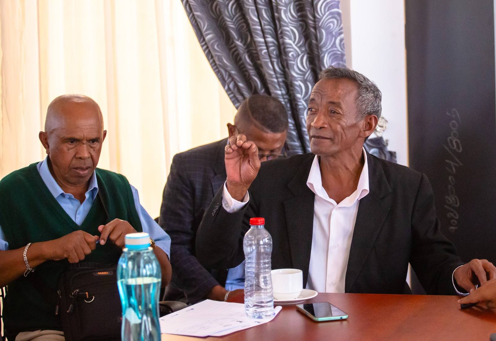 ATRIKASA FANOMBOHAN' NY TETIKASA MOMBA NY FAHALALAHANA MANEHO HEVITRA, IREO FITAOVAN-TSERASERA VAOVAO, FAMPIROBOROBOANA NY ORINASAN-TSERASERA MALALAKA, MAHALEOTENA SY MAROLOKO