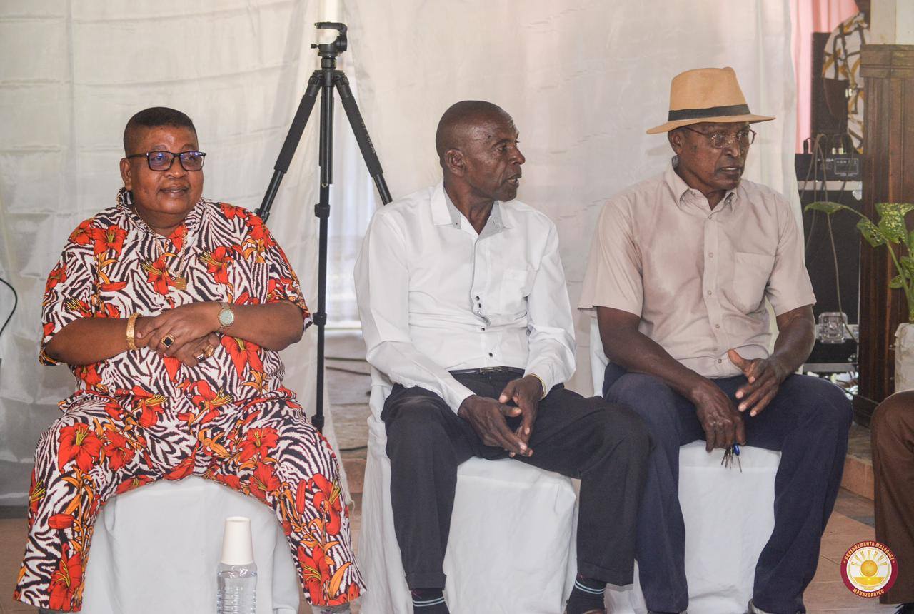 BASE TOLIARA VONONA HIFANOME TANANA NY RAY AMAN-DRENY SY NY MPANAO POLITIKA ATY AN-TOERANA HO AN' IO TETIKASA IO