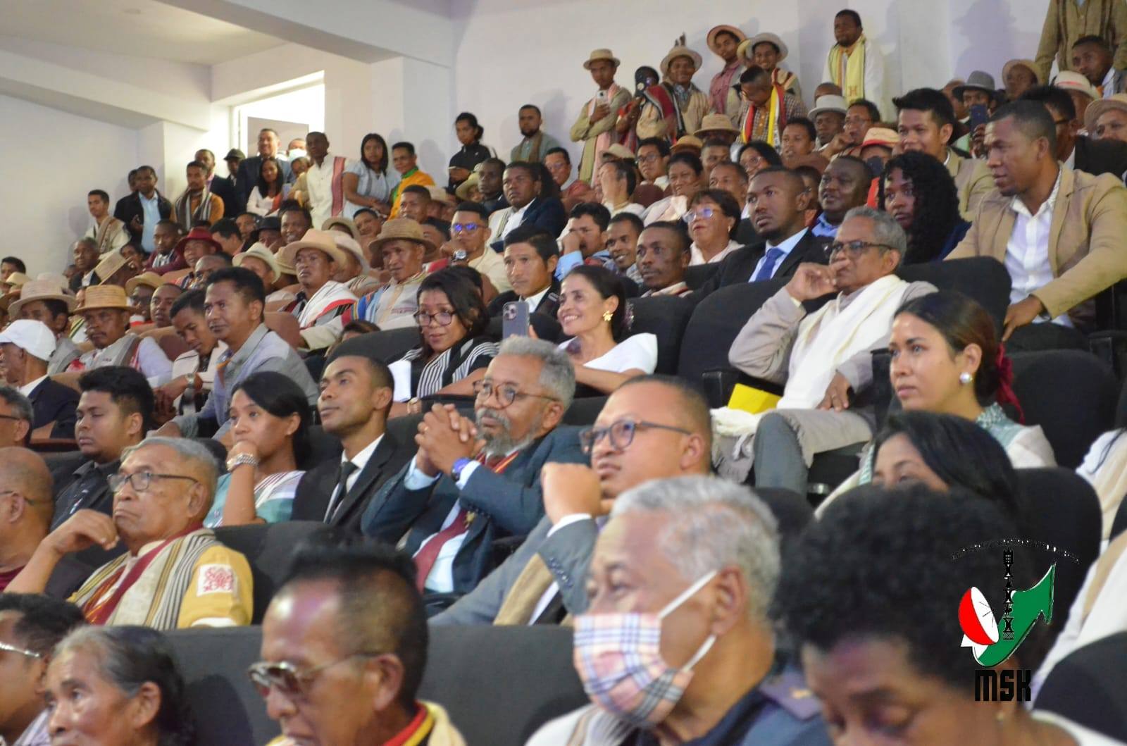 HANAO ADISISIKA HAHAZOAN' NY MPIKABARY MALAGASY MARI-PAHAIZANA ARA-PANJAKANA MISY TOMBOKASE MENA NY MINISITRA GASCAR FENOSOA