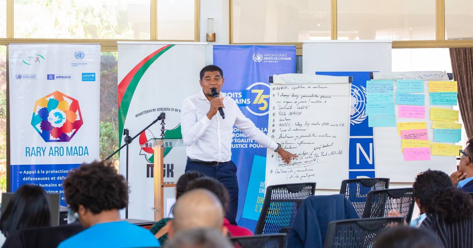 ATRIKASA FANOMBOHAN' NY TETIKASA MOMBA NY FAHALALAHANA MANEHO HEVITRA, IREO FITAOVAN-TSERASERA VAOVAO, FAMPIROBOROBOANA NY ORINASAN-TSERASERA MALALAKA, MAHALEOTENA SY MAROLOKO