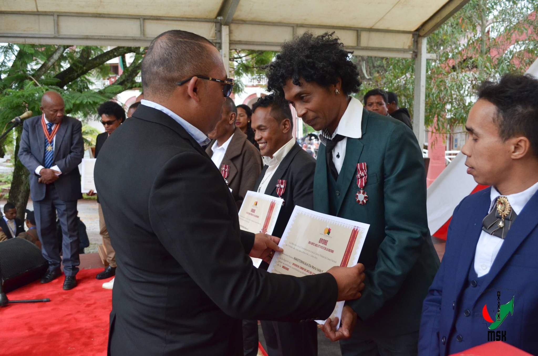 ENDRIKA HITA MASO FANKASITRAHANA NY EZAKA VITAN' NY MPISEHATRA ARA-KOLONTSAINA SADY FAMPIRISIHANA AMIN' NY TSARA KOKOA HATRANY NY MARI-BONINAHITRY NY KANTO