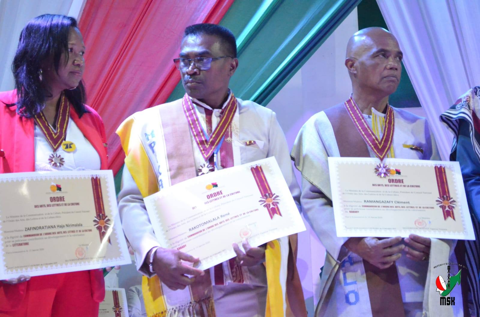 HANAO ADISISIKA HAHAZOAN' NY MPIKABARY MALAGASY MARI-PAHAIZANA ARA-PANJAKANA MISY TOMBOKASE MENA NY MINISITRA GASCAR FENOSOA