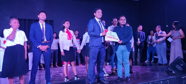 Ny 27 Martsa 2025 no andro maneran-tany ho an'ny teatra  ary isan-taona dia mankalaza izany  isika eto Madagasikara amin'ny alalan'ny Minisiteran'ny Serasera sy ny Kolontsaina.