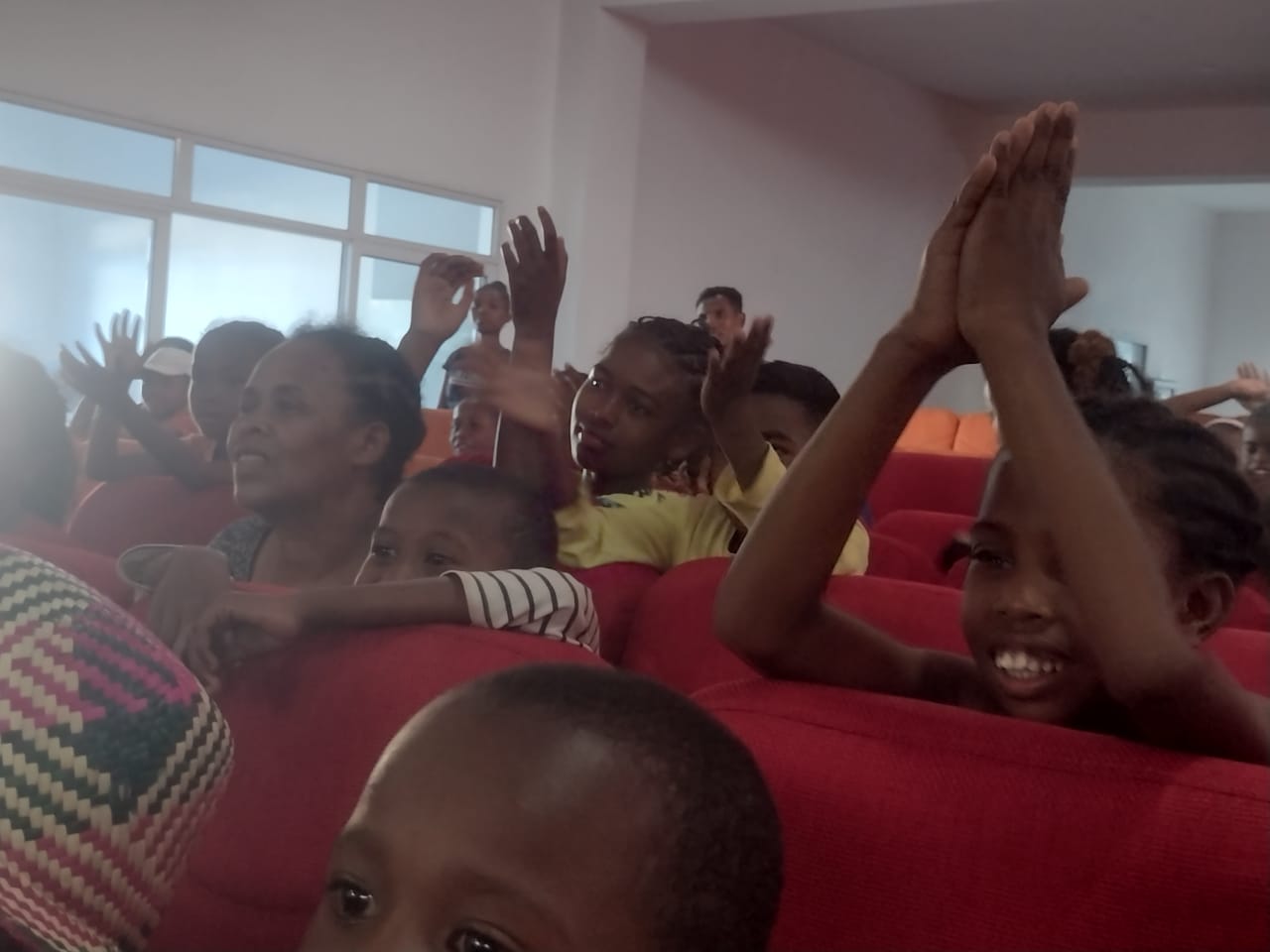 ANDRO MANERAN-TANY HO AN'NY TEATRA