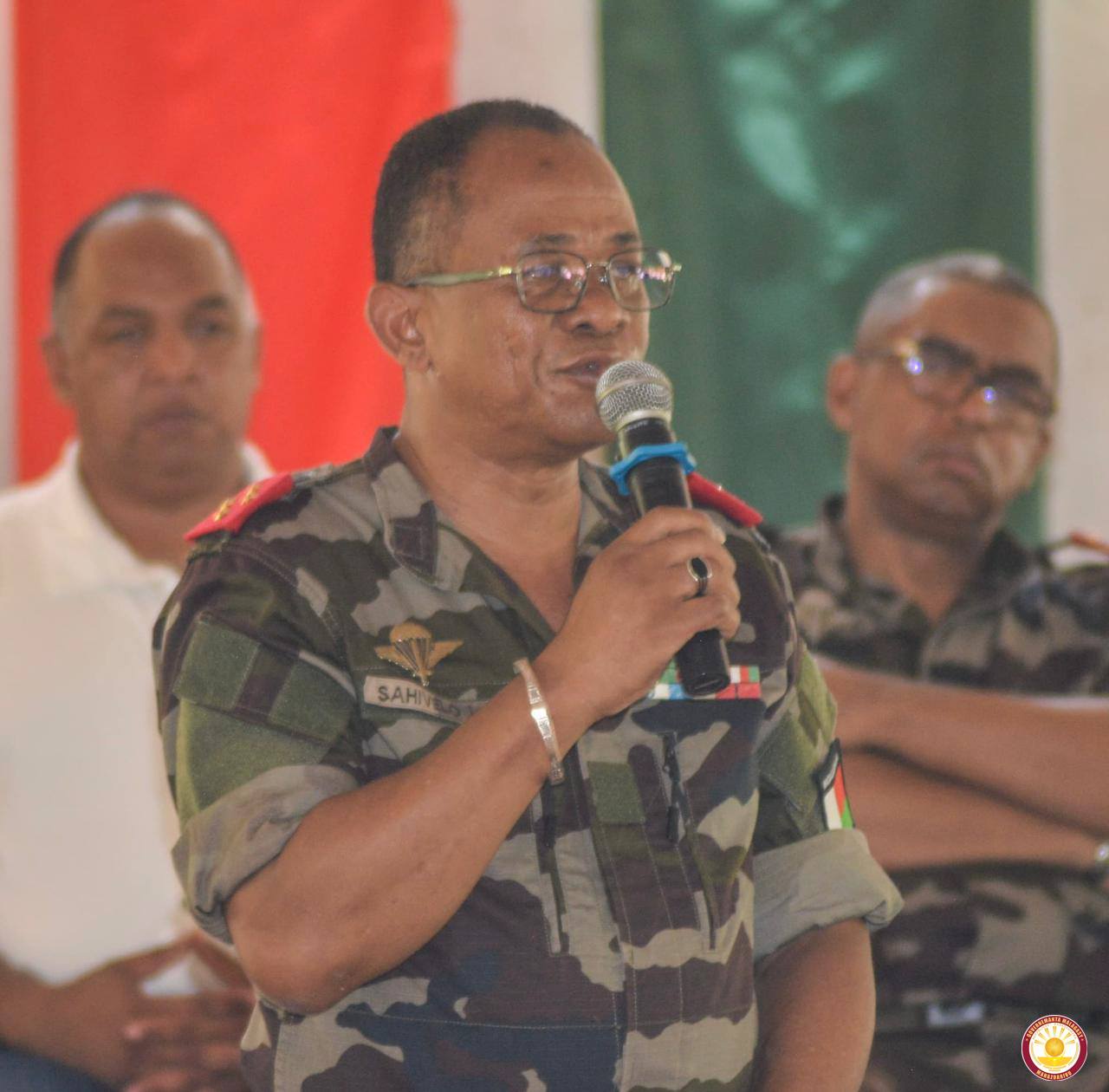 BASE TOLIARA VONONA HIFANOME TANANA NY RAY AMAN-DRENY SY NY MPANAO POLITIKA ATY AN-TOERANA HO AN' IO TETIKASA IO