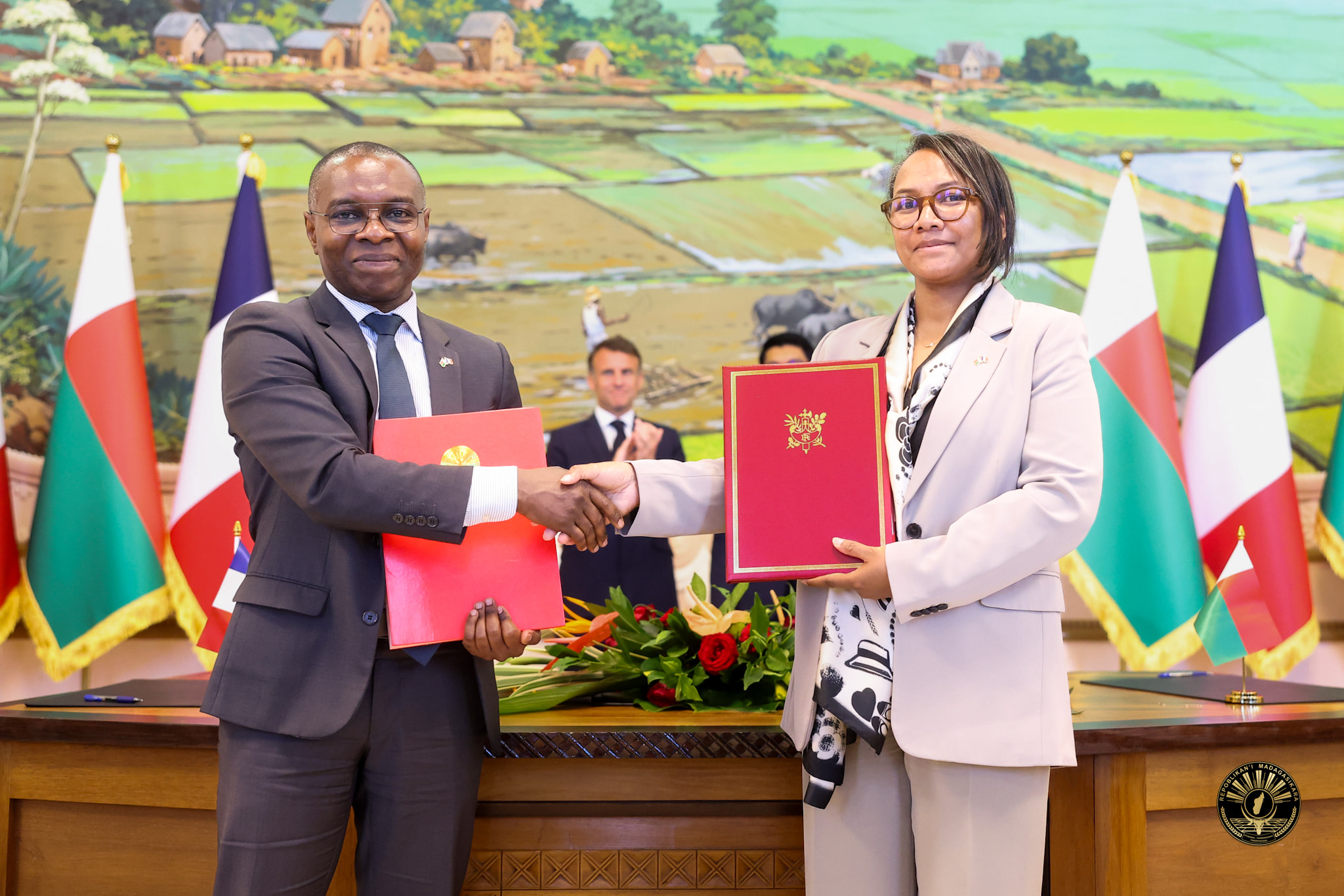 FANAVAOZANA NY FIARAHA-MIASA NY MADAGASIKARA SY LAFRANTSA