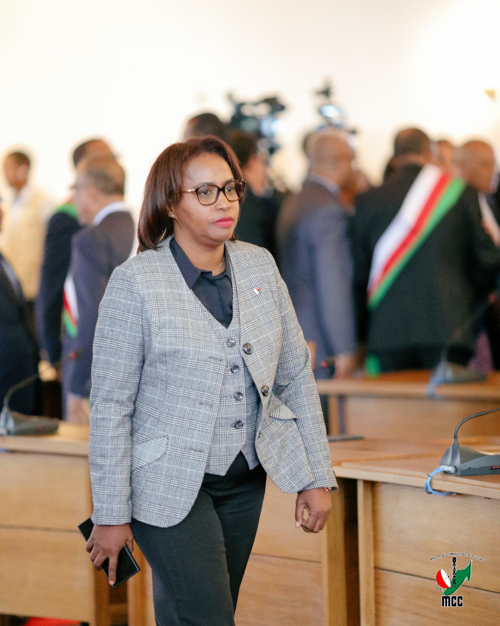 LANONAM-PANOKAFANA TAMIN'NY FOMBA OFISIALY NY  FOTOAM-PIVORIANA ARA-POTOANA VOALOHANY.