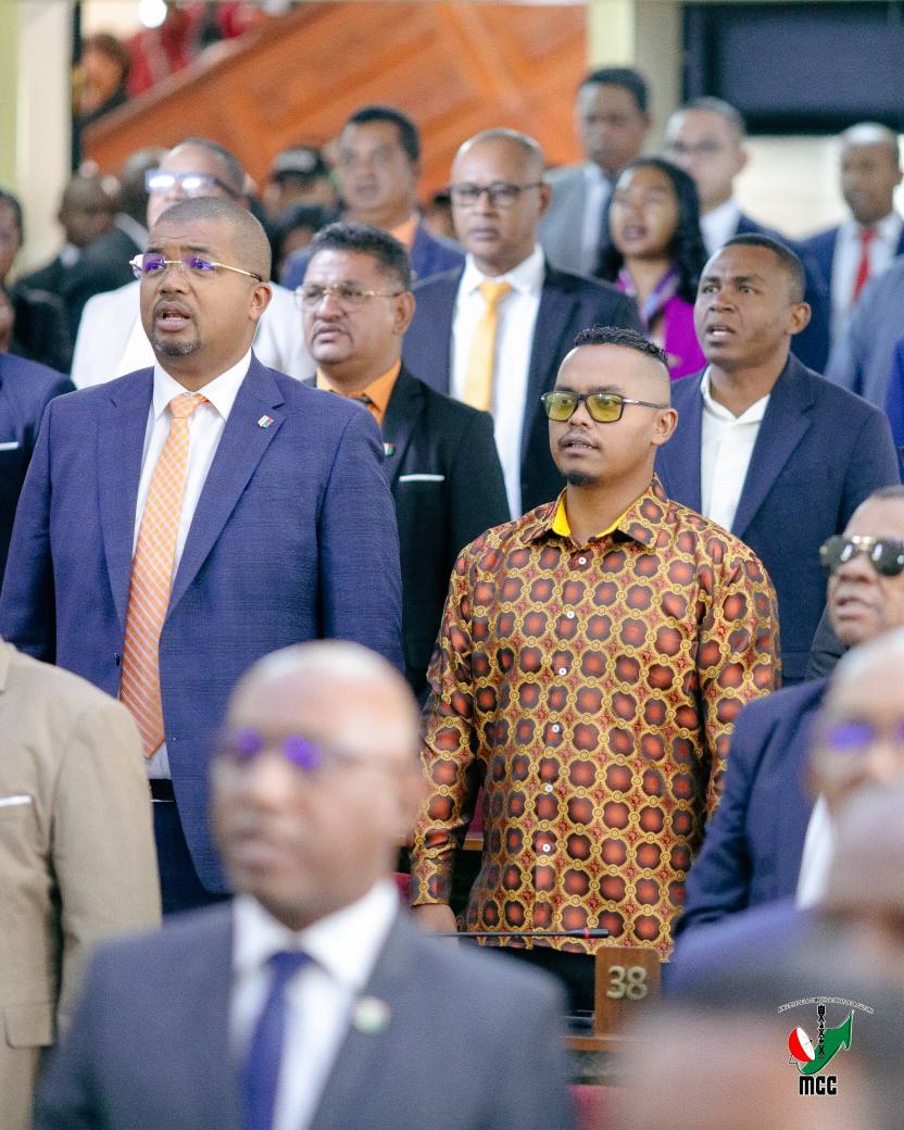 LANONAM-PANOKAFANA TAMIN'NY FOMBA OFISIALY NY  FOTOAM-PIVORIANA ARA-POTOANA VOALOHANY.