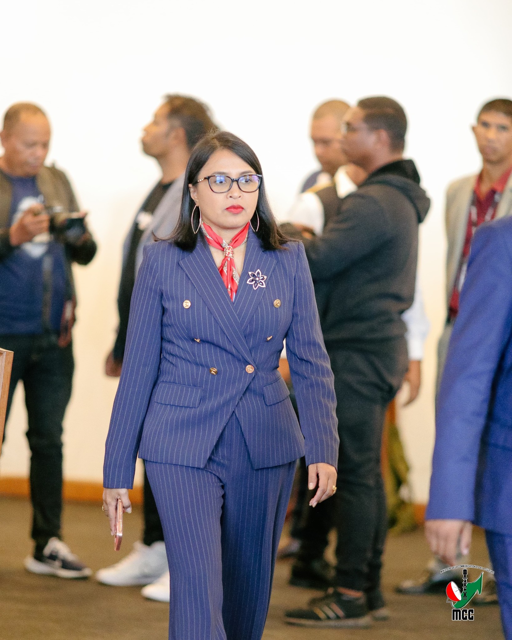 LANONAM-PANOKAFANA TAMIN'NY FOMBA OFISIALY NY  FOTOAM-PIVORIANA ARA-POTOANA VOALOHANY.