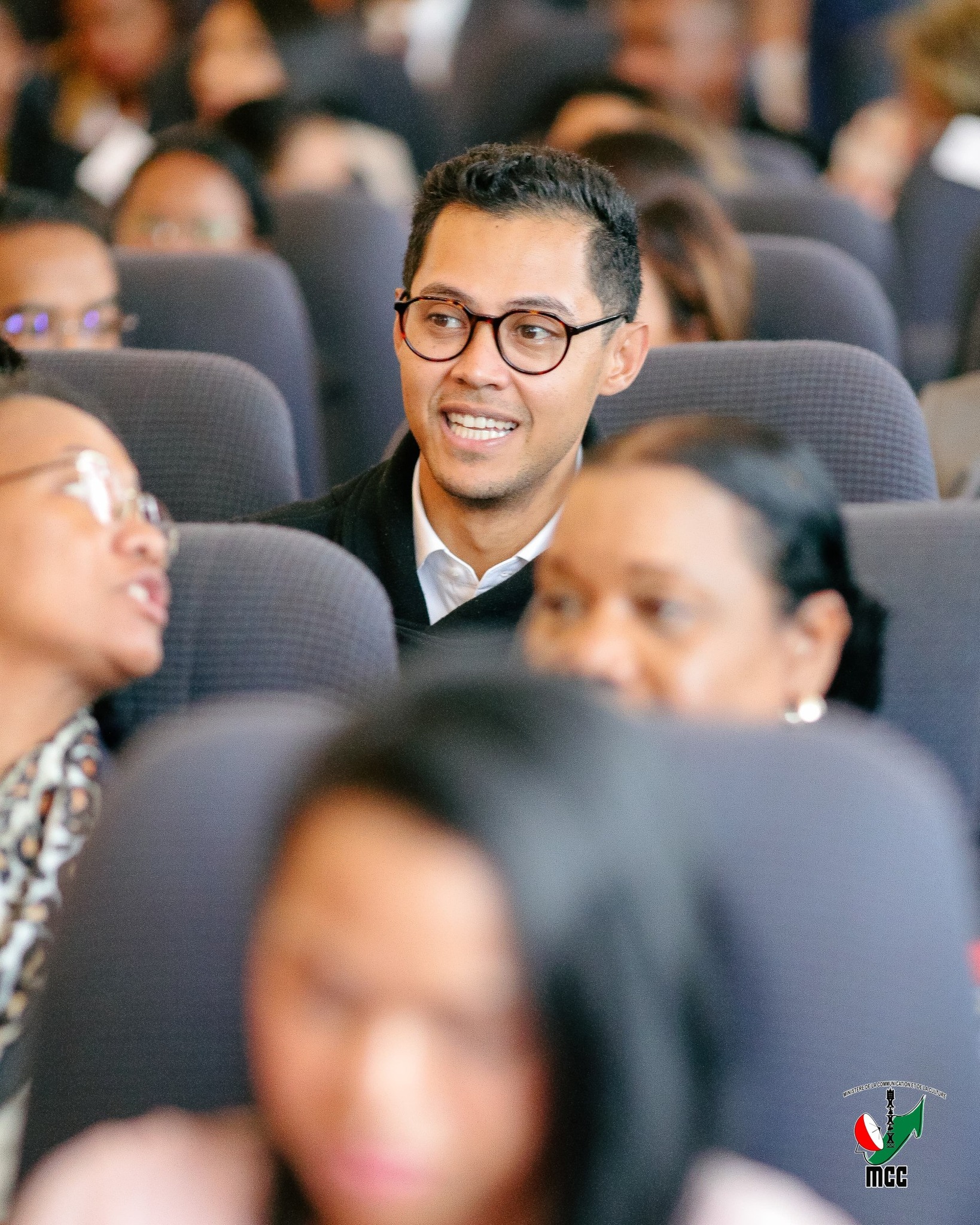 LANONAM-PANOKAFANA TAMIN'NY FOMBA OFISIALY NY  FOTOAM-PIVORIANA ARA-POTOANA VOALOHANY.