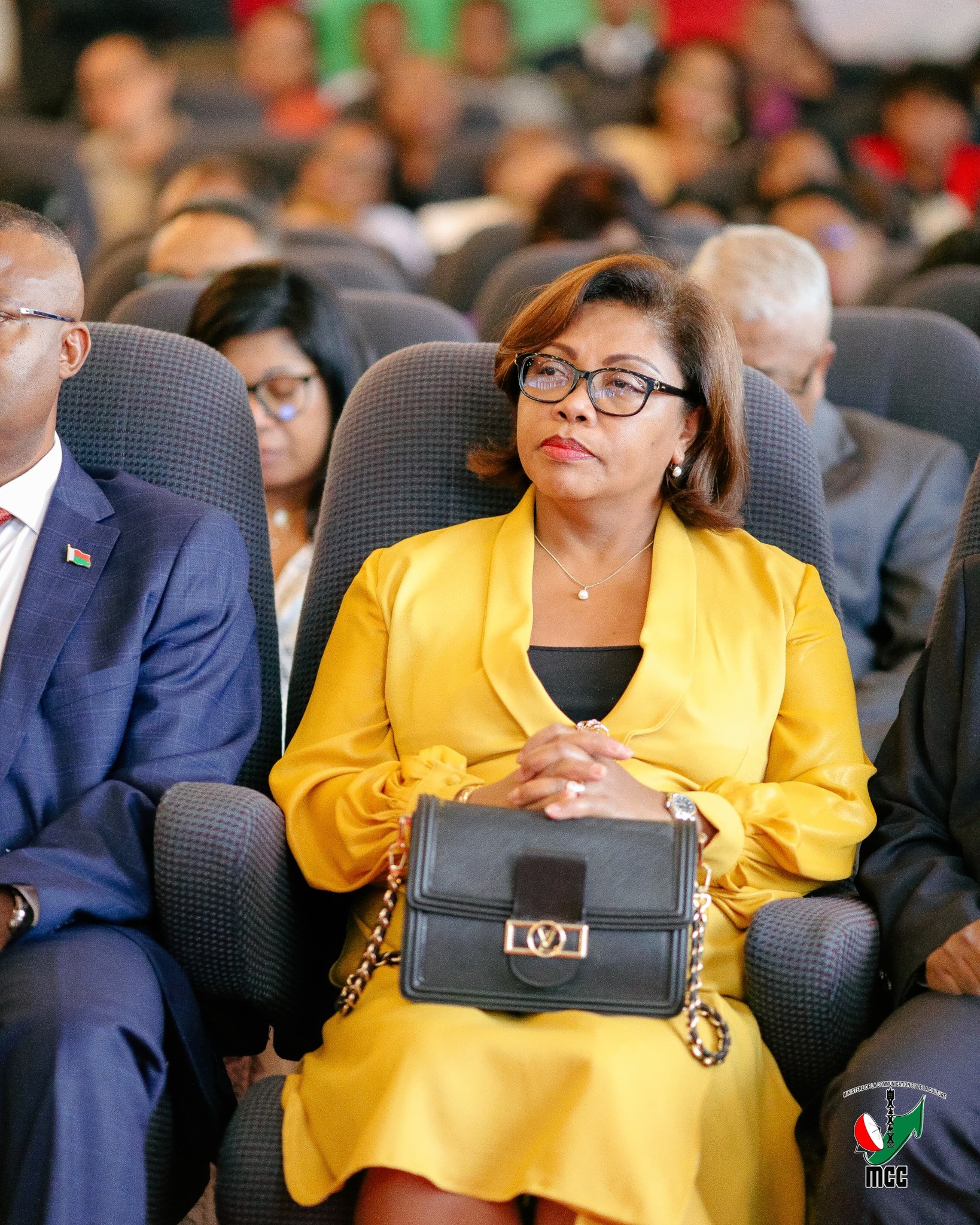 LANONAM-PANOKAFANA TAMIN'NY FOMBA OFISIALY NY  FOTOAM-PIVORIANA ARA-POTOANA VOALOHANY.