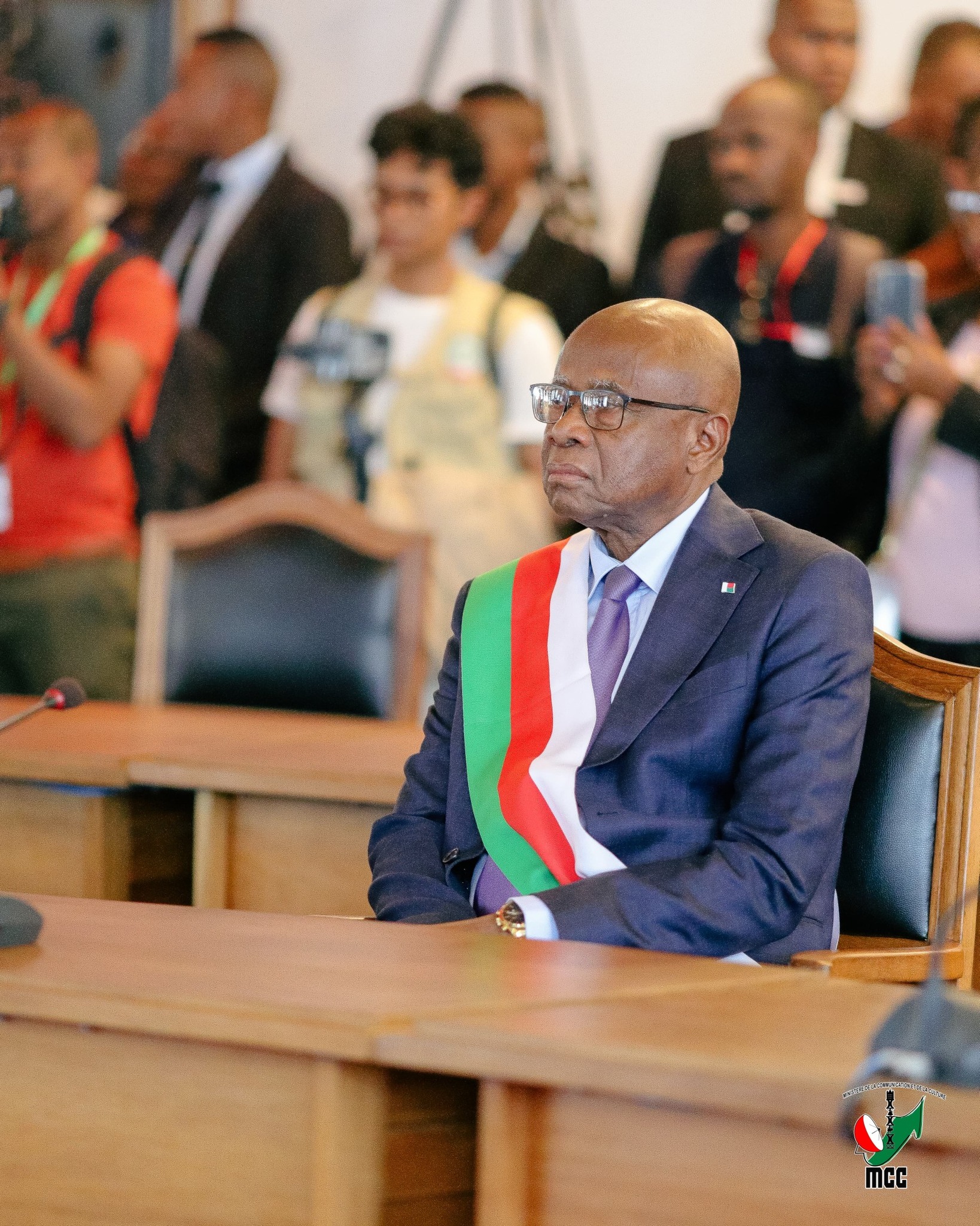 LANONAM-PANOKAFANA TAMIN'NY FOMBA OFISIALY NY  FOTOAM-PIVORIANA ARA-POTOANA VOALOHANY.