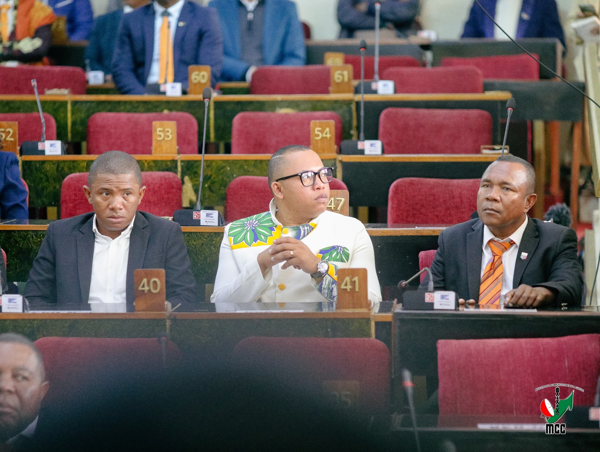 LANONAM-PANOKAFANA TAMIN'NY FOMBA OFISIALY NY  FOTOAM-PIVORIANA ARA-POTOANA VOALOHANY.