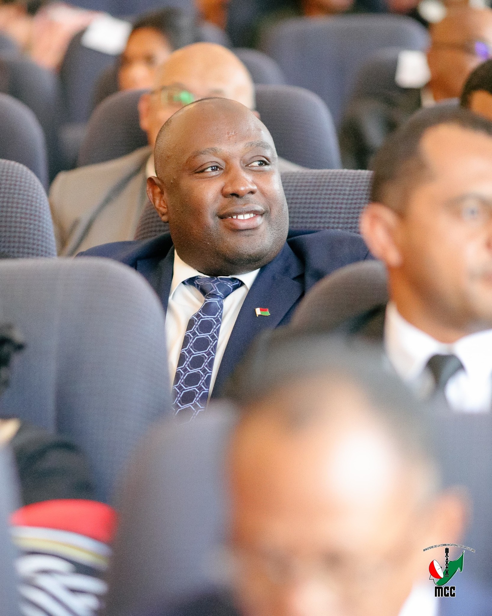 LANONAM-PANOKAFANA TAMIN'NY FOMBA OFISIALY NY  FOTOAM-PIVORIANA ARA-POTOANA VOALOHANY.