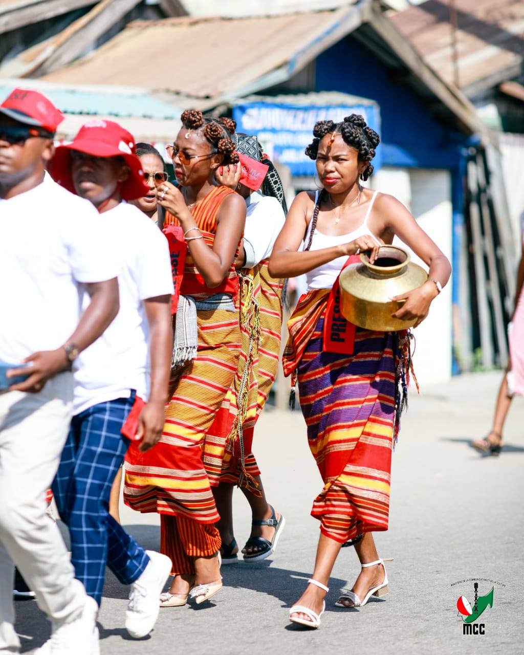 NY FANKALAZANA NY ANDRON'NY 3 MAY.