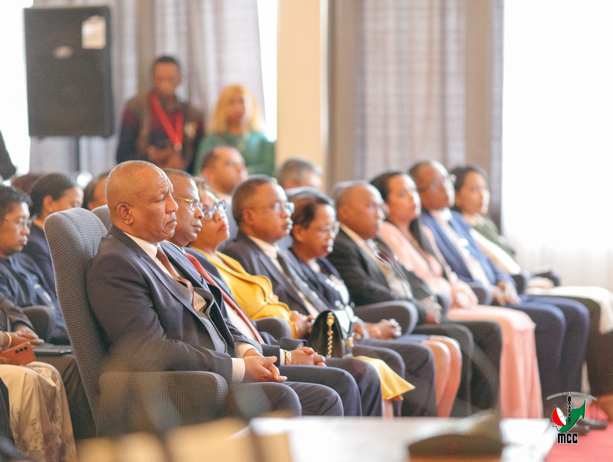 LANONAM-PANOKAFANA TAMIN'NY FOMBA OFISIALY NY  FOTOAM-PIVORIANA ARA-POTOANA VOALOHANY.