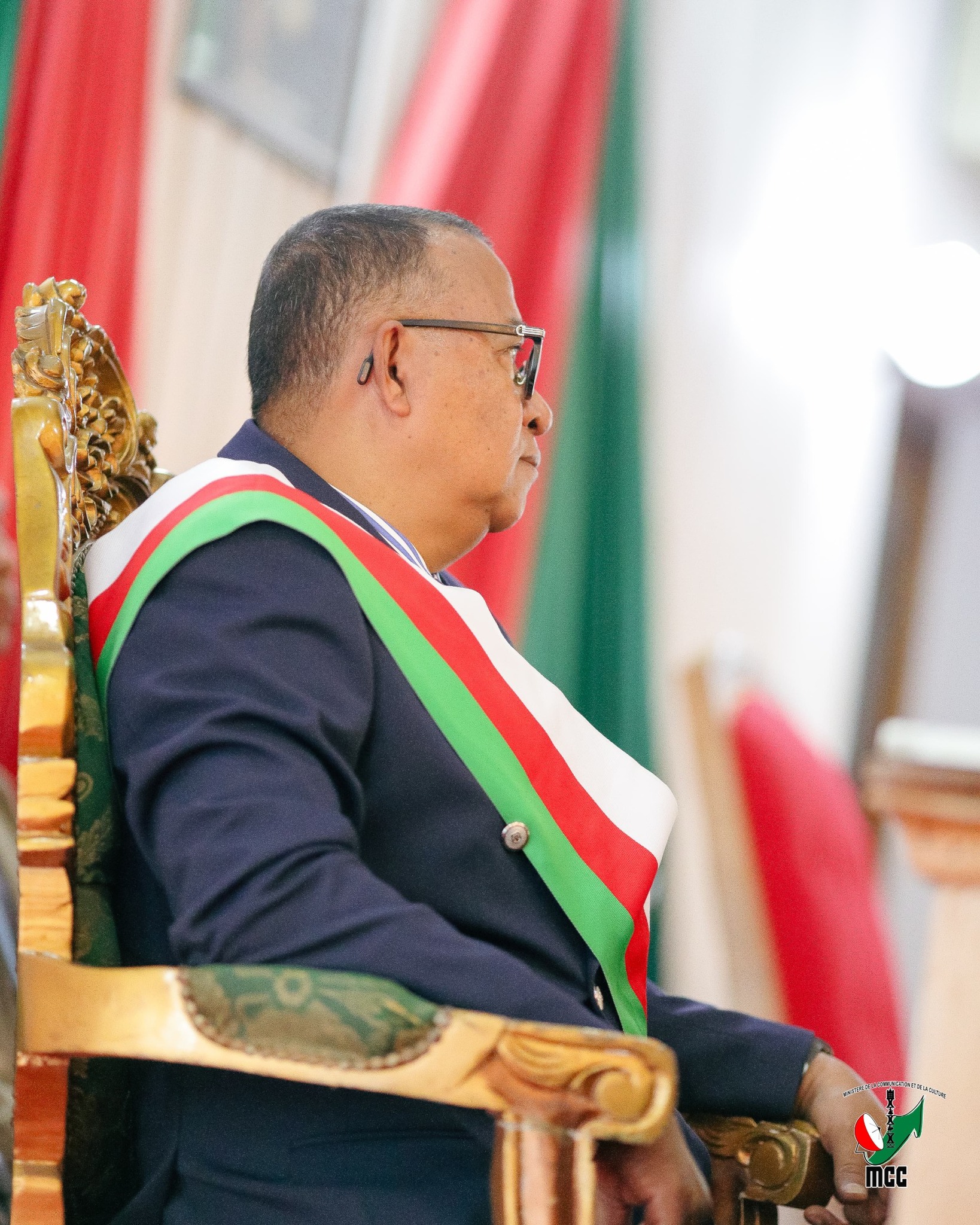 LANONAM-PANOKAFANA TAMIN'NY FOMBA OFISIALY NY  FOTOAM-PIVORIANA ARA-POTOANA VOALOHANY.