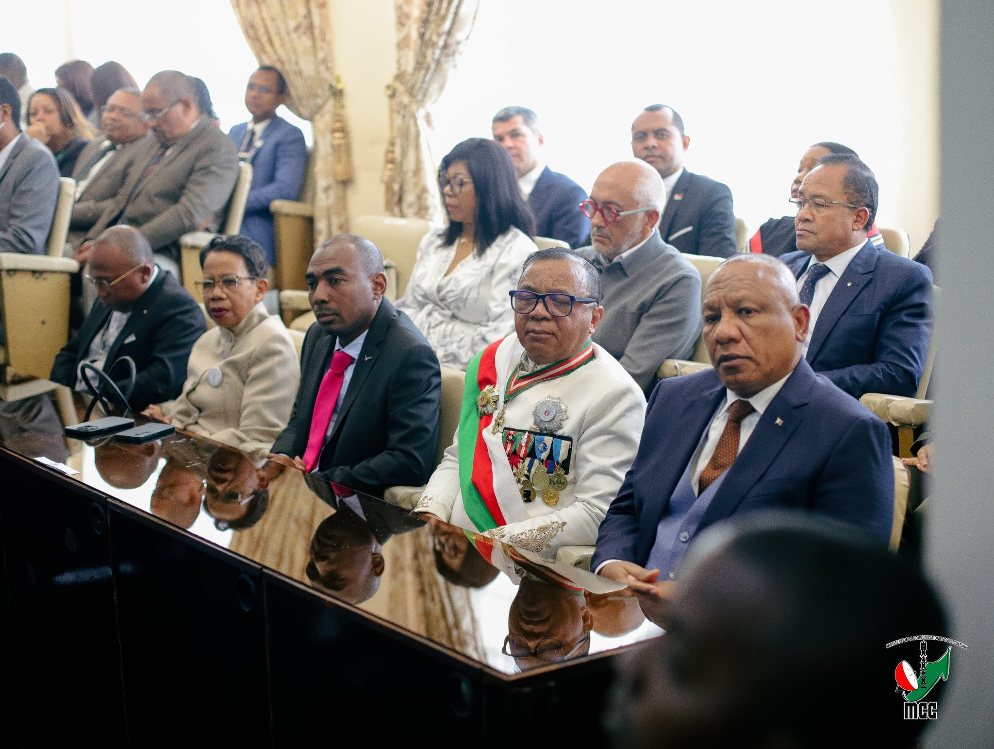 LANONAM-PANOKAFANA TAMIN'NY FOMBA OFISIALY NY  FOTOAM-PIVORIANA ARA-POTOANA VOALOHANY.