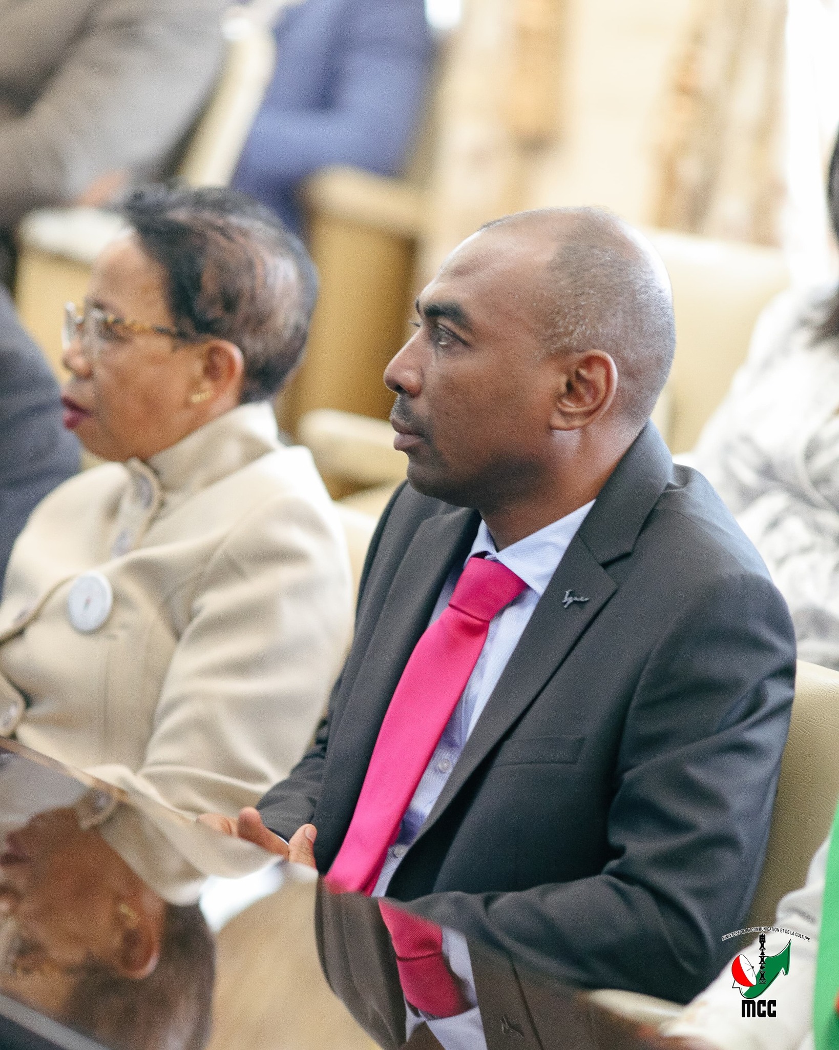 LANONAM-PANOKAFANA TAMIN'NY FOMBA OFISIALY NY  FOTOAM-PIVORIANA ARA-POTOANA VOALOHANY.