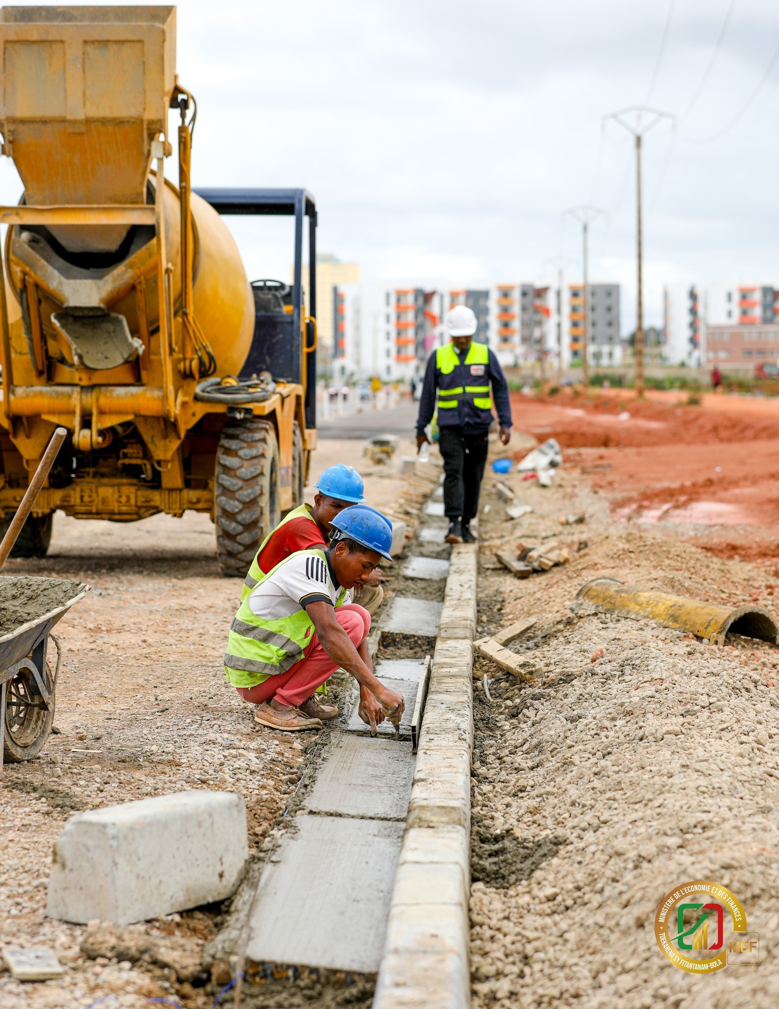 FIDINANA IFOTONY NIJERY NY FANDROSOAN' NY ASA ENY AMIN' NY LALAM- IVATO