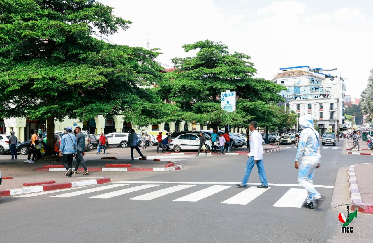 VONONA I ANTANANARIVO RENIVOHITRY MADAGASIKARA AMIN' NY FANDRAISANA NY 5 EME SOMMET DE LA COMMISSION DE L' OCEAN INDIEN - ANTANANARIVO