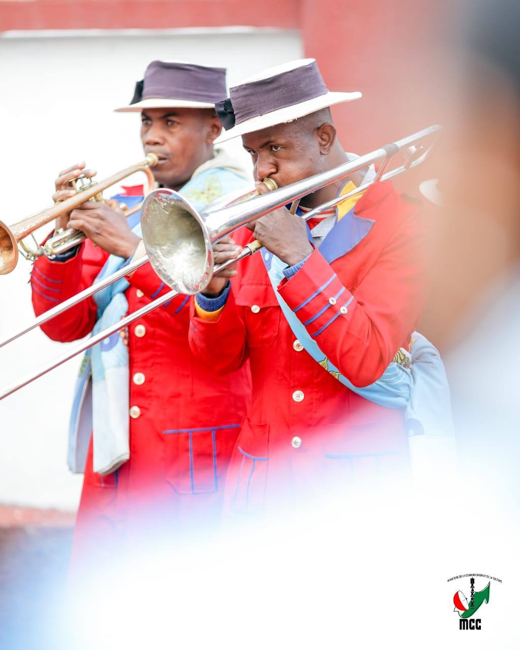 " OFFICIER DE L' ORDRE NATIONAL MALAGASY " IO NO MARI-BONINAHITRA NATOLOTRY NY FILOHAN' NY REPOBLIKA ANDRY RAJOELINA HO FANOMEZAM-BONINAHITRA AN' I SAHONDRAFININA ZANANY, MPIHIRAGASY