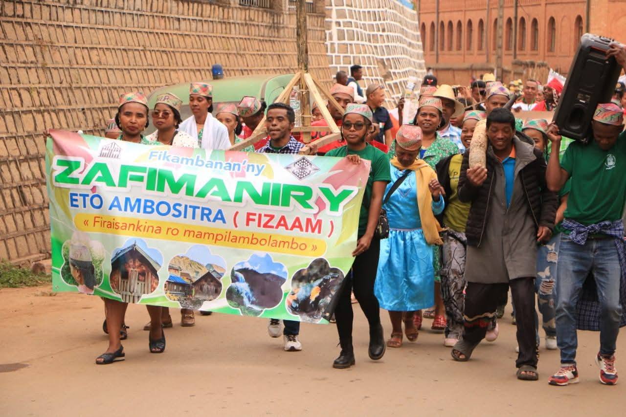 NY DISTRIKAN' AMBOSITRA NO NANDRAY NY ANDIANY FAHA 15 NY VOLAMBETOHAKA