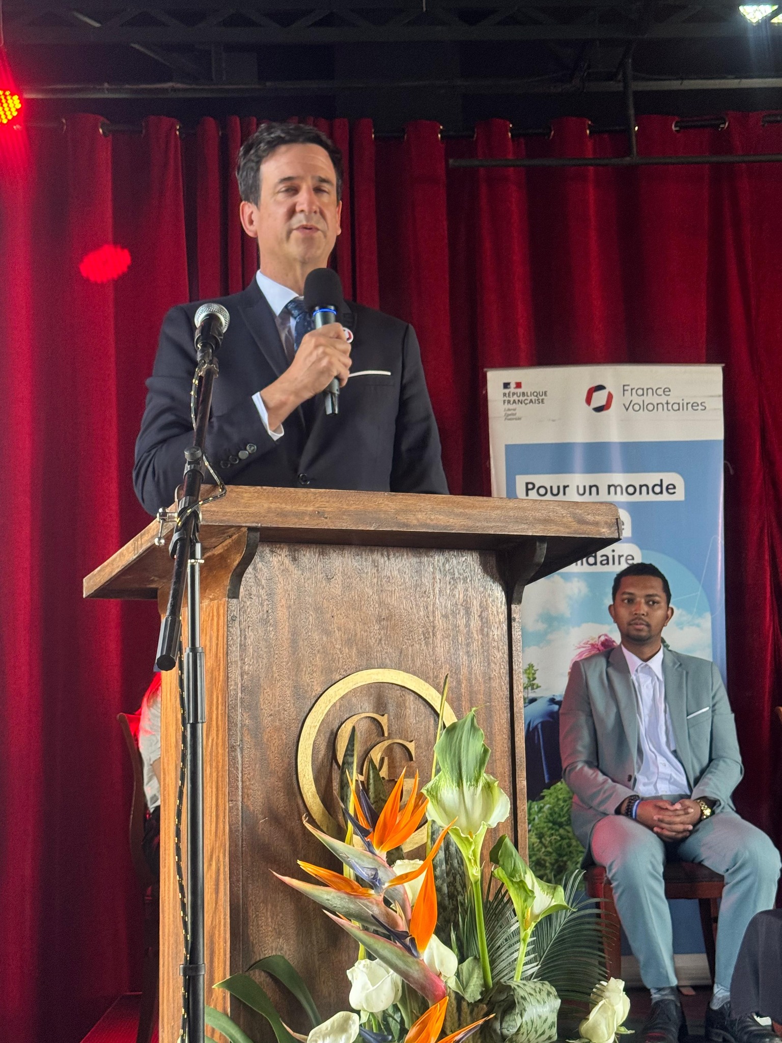 LANONANA FANDRAISANA SY FANDEFASANA IREO TANORA MPILATSAKA AN-TSITRAPO (VIES)