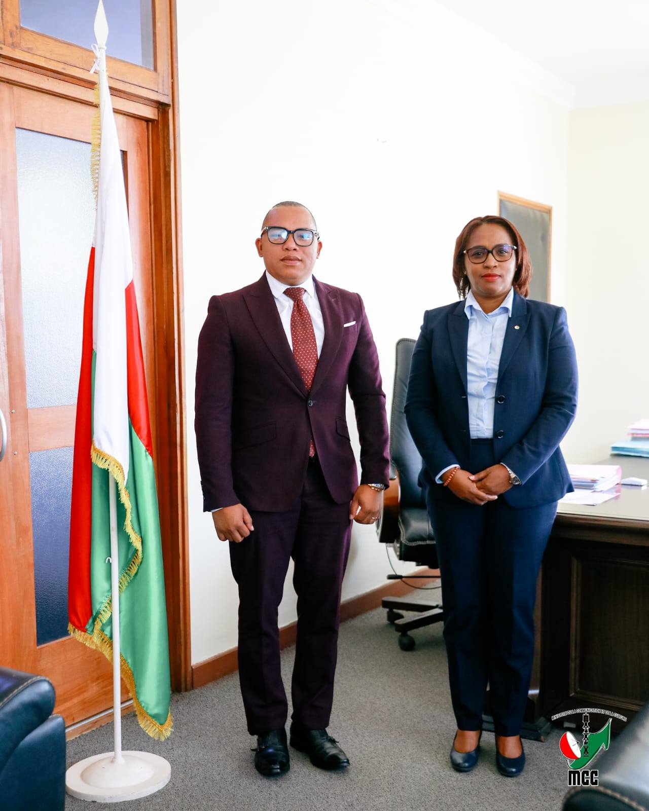 29/10/25 ANDROANY NO NANDRAY NY FITANTANAN-DRAHARAHA OFISIALY NY MINISITRY NY SERASERA SY NY KOLONTSAINA GASCAR FENOSOA