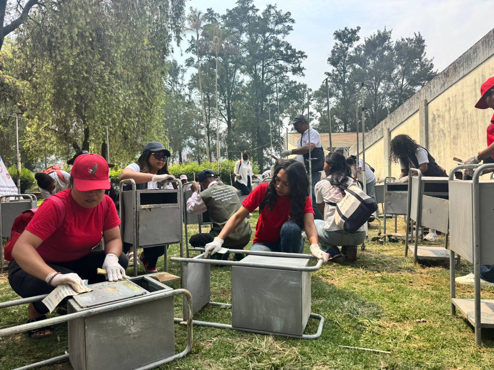 FIARAHA-MIASA SY FIARAHA-MIENTANA HO AMIN' NY FANAVAOZANA